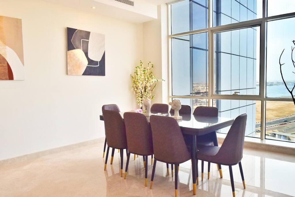 Apartment Chic/elegant 4 Bedrooms… *